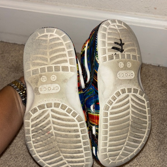 CROCS Multicolor Graphic Clogs - Picture 7 of 7